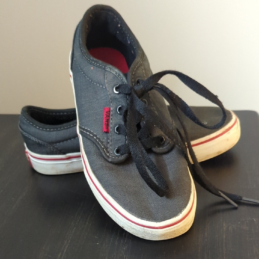 Vans canvas skater shoes for kids, size 1